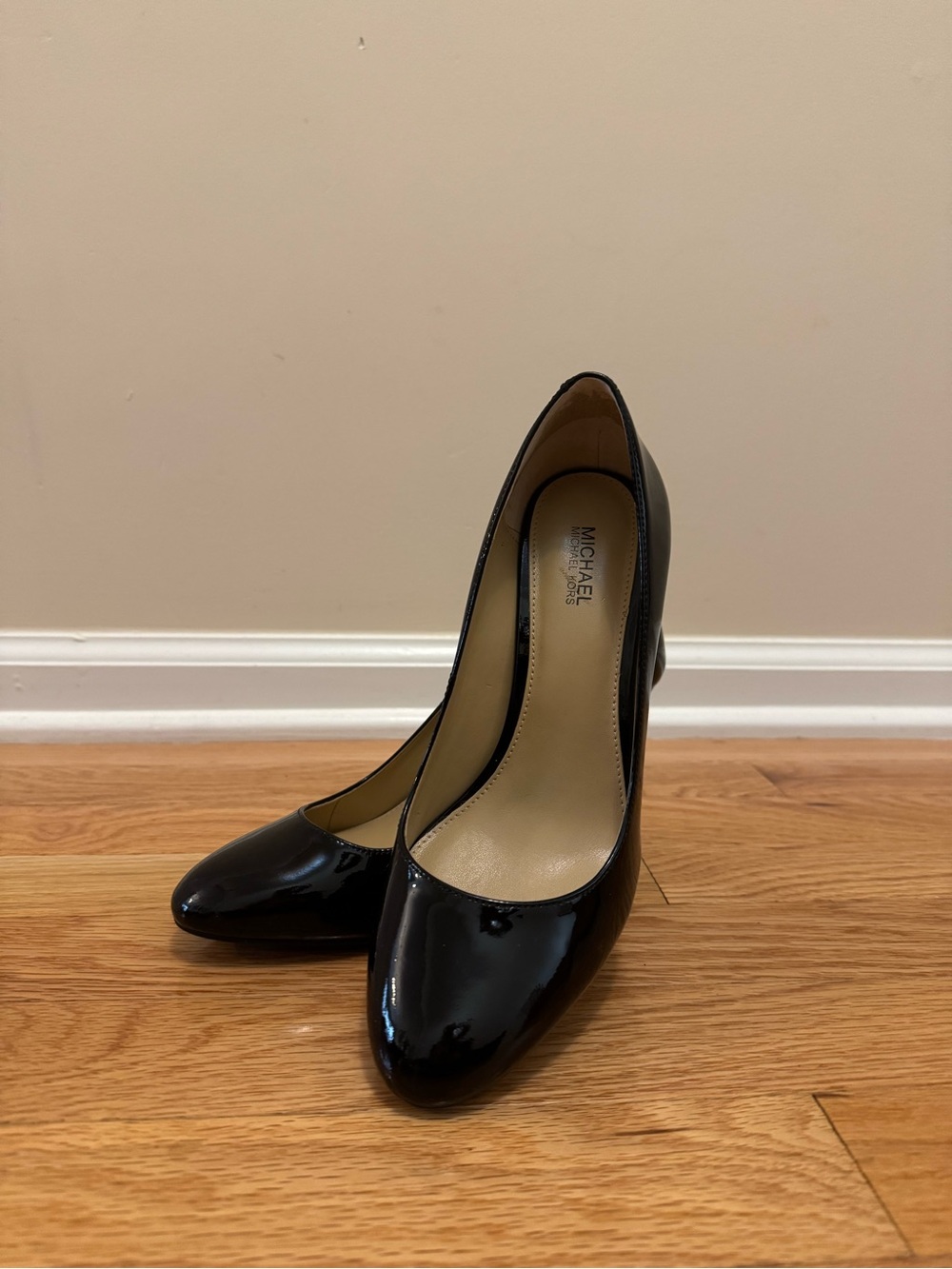 Michael Kors Black Patent Leather Round-Toe Pumps - size 6.5